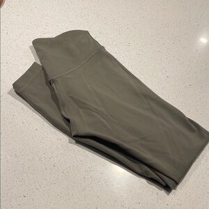 Lululemon Wunder Under SmoothCover High-Rise leggings size 4